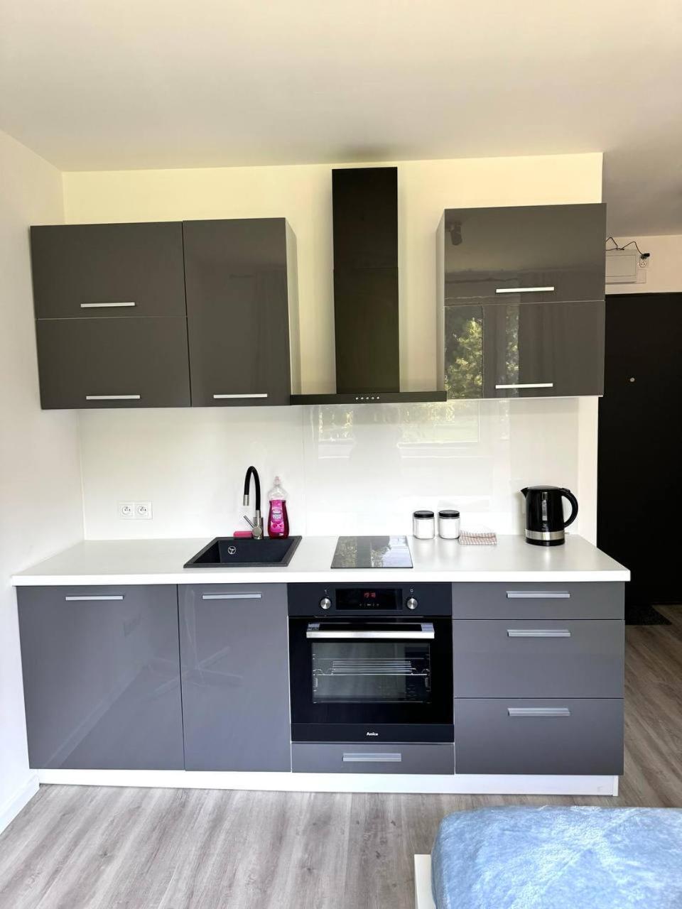 Quiet Apartment Near The Park, Metro, Centre, Wi-Fi - By Hik Apartments وارسو المظهر الخارجي الصورة